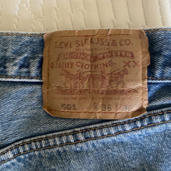 Levi's Men's Light Wash 501 Jeans 36x30 - Picture 7 of 16